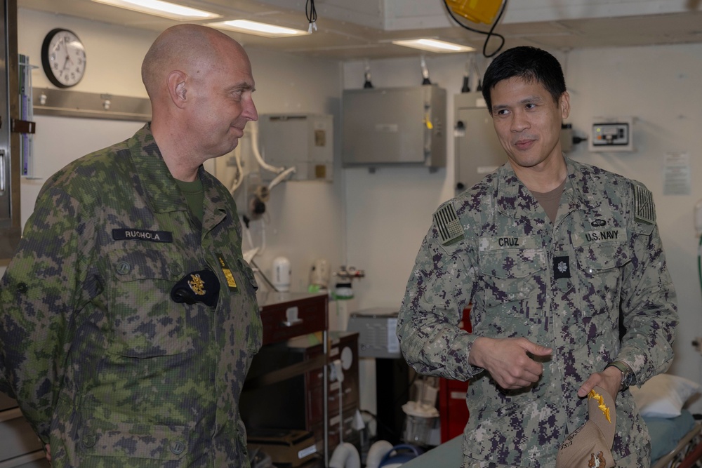 Surgeon General of the Finnish Defence Forces Visits USS Wasp (LHD 1)