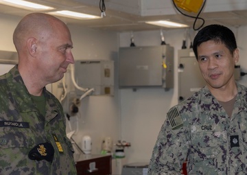 Surgeon General of the Finnish Defence Forces Visits USS Wasp (LHD 1)