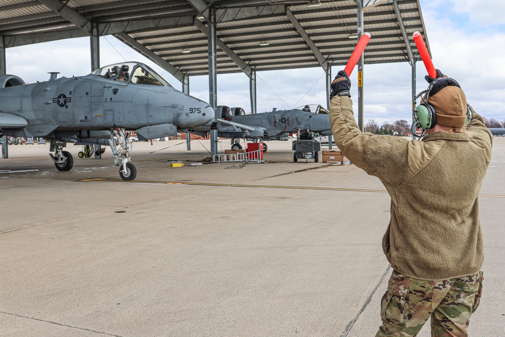 127th Wing Crew Chief Launches A-10 Thunderbolt