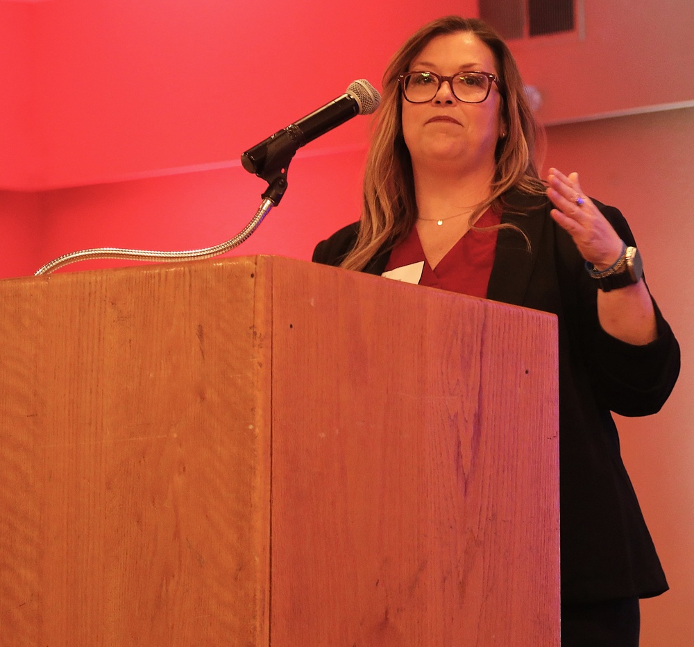 Illinois Army National Guard Commander Helps Award Scholarships in Names of Fallen Warriors
