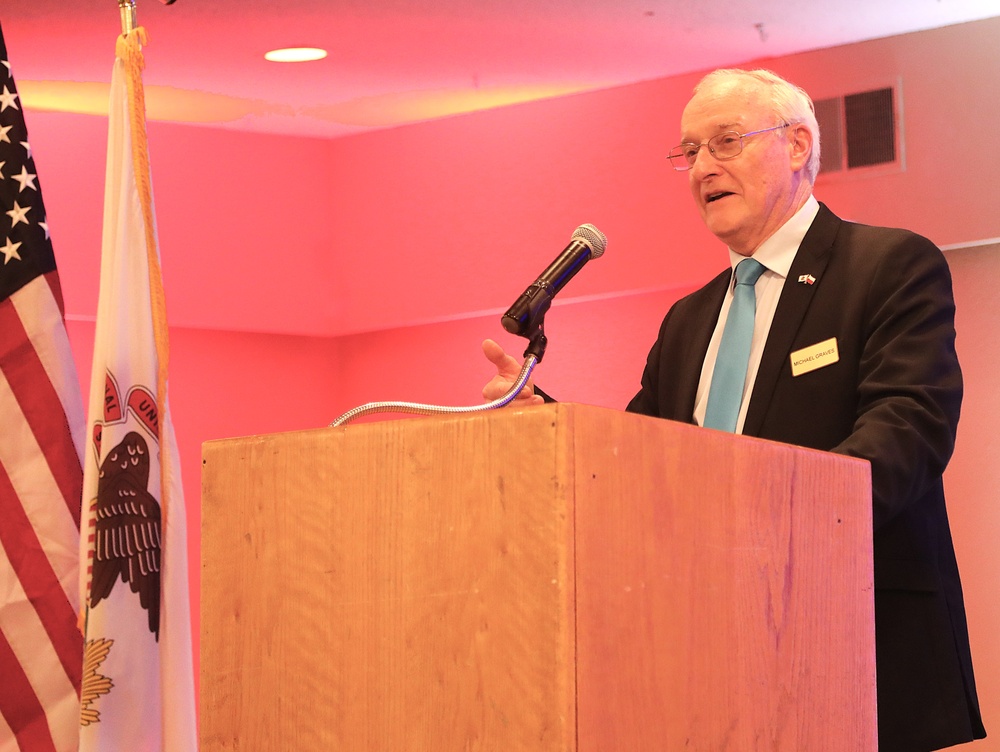 Illinois Army National Guard Commander Helps Award Scholarships in Names of Fallen Warriors