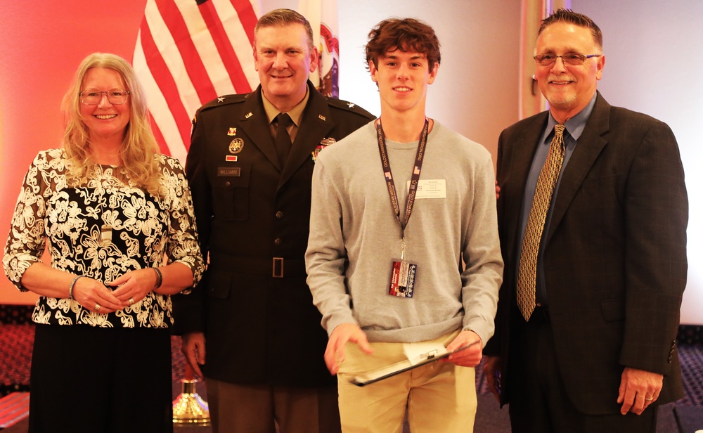Illinois Army National Guard Commander Helps Award Scholarships in Names of Fallen Warriors