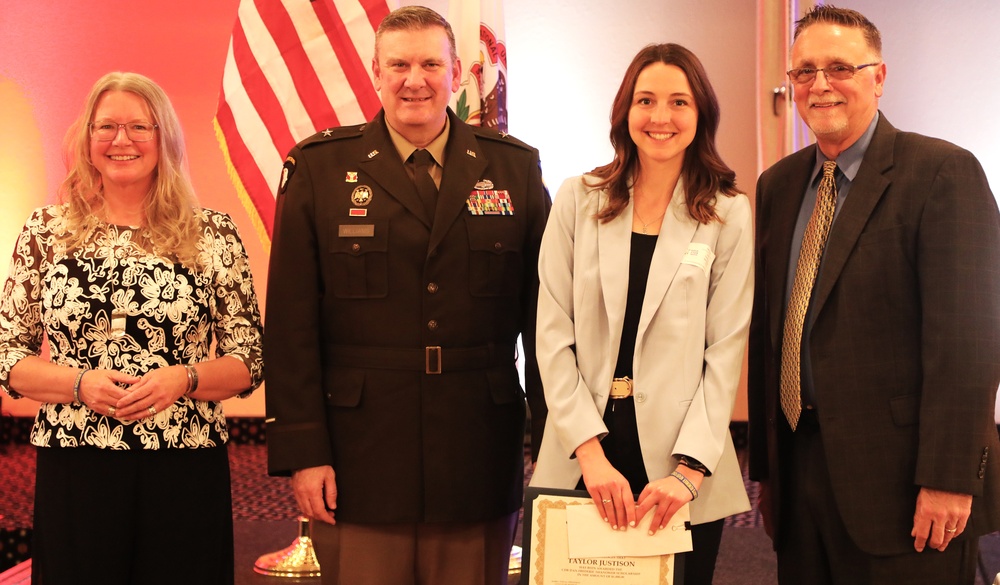 Illinois Army National Guard Commander Helps Award Scholarships in Names of Fallen Warriors