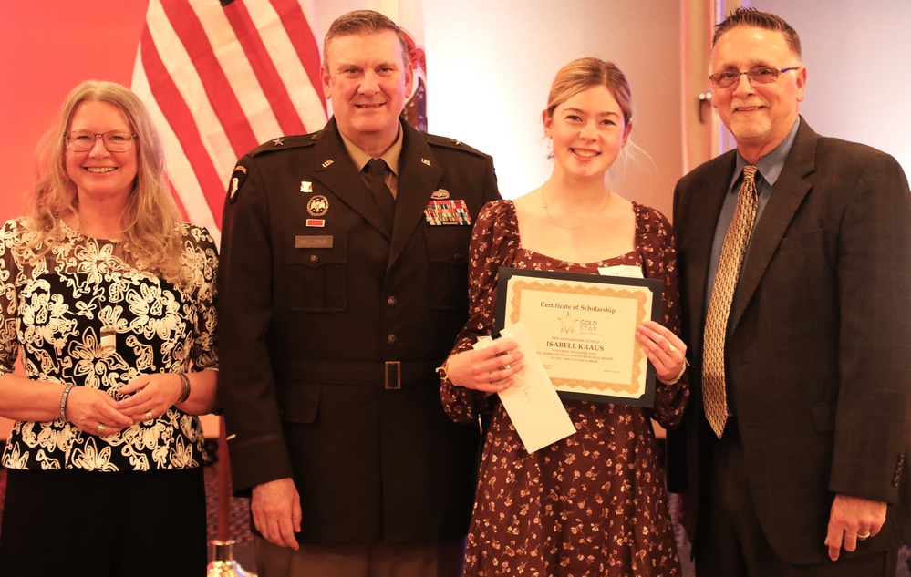 Illinois Army National Guard Commander Helps Award Scholarships in Names of Fallen Warriors