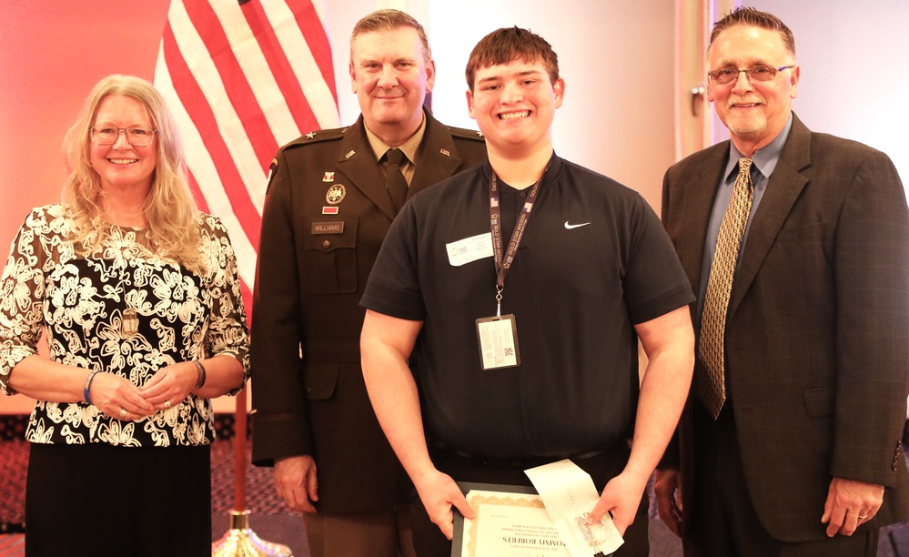 Illinois Army National Guard Commander Helps Award Scholarships in Names of Fallen Warriors