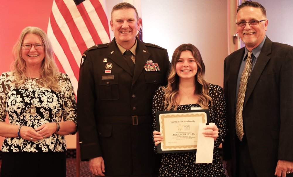 Illinois Army National Guard Commander Helps Award Scholarships in Names of Fallen Warriors