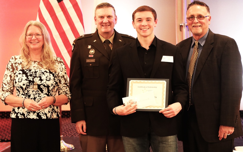 Illinois Army National Guard Commander Helps Award Scholarships in Names of Fallen Warriors