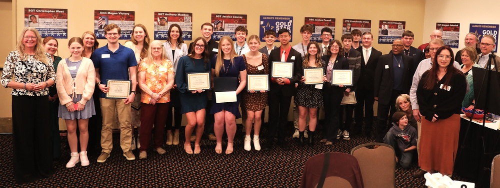 Illinois Army National Guard Commander Helps Award Scholarships in Names of Fallen Warriors