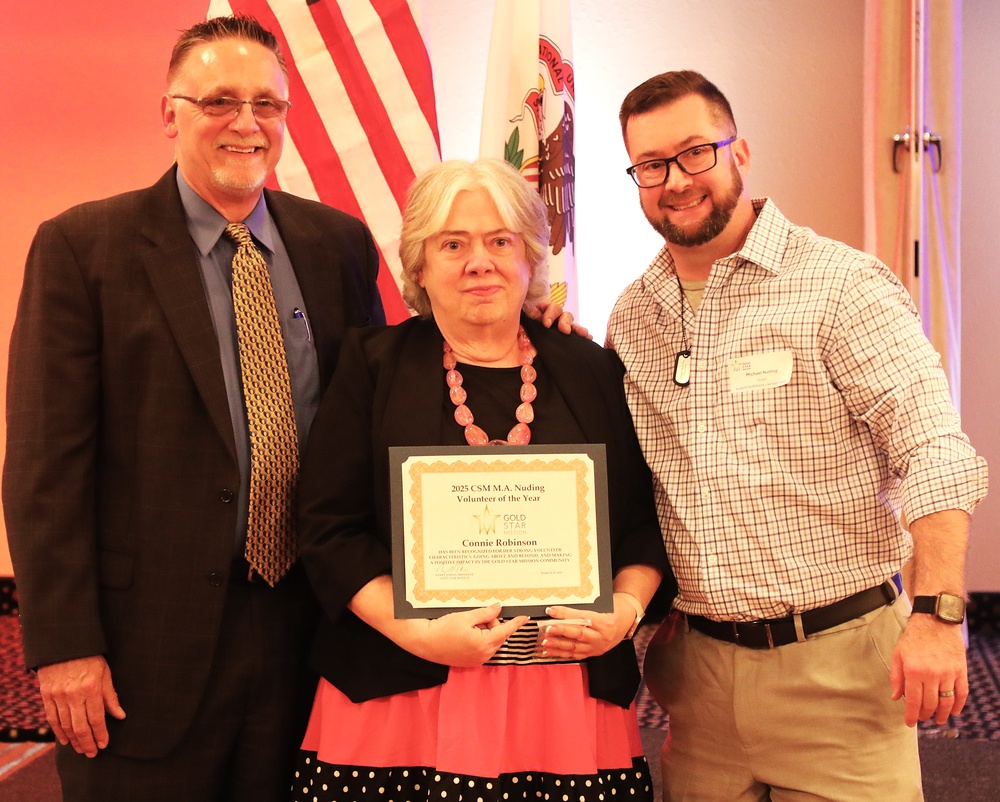 Illinois Army National Guard Commander Helps Award Scholarships in Names of Fallen Warriors