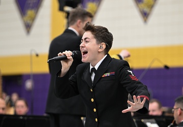 U.S. Navy Band performs in Brooksville on National Tour
