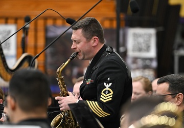 U.S. Navy Band performs in Brooksville on National Tour