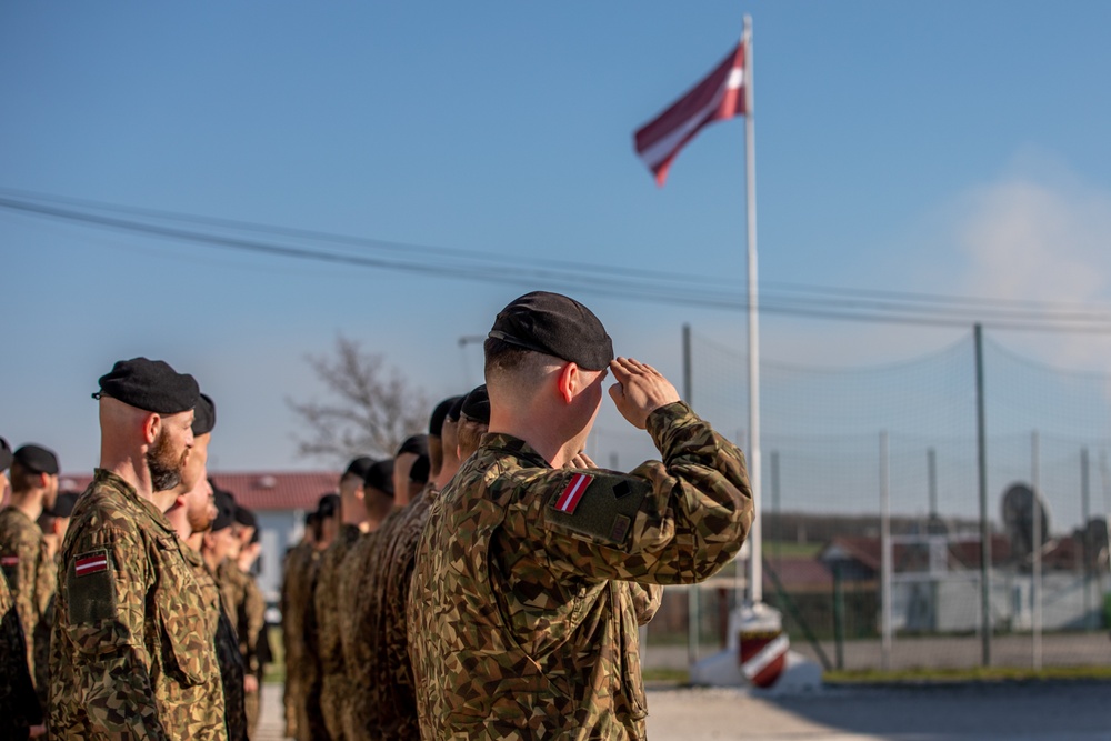 Latvian President Edgars Rinkēvičs visits KFOR 34 soldiers