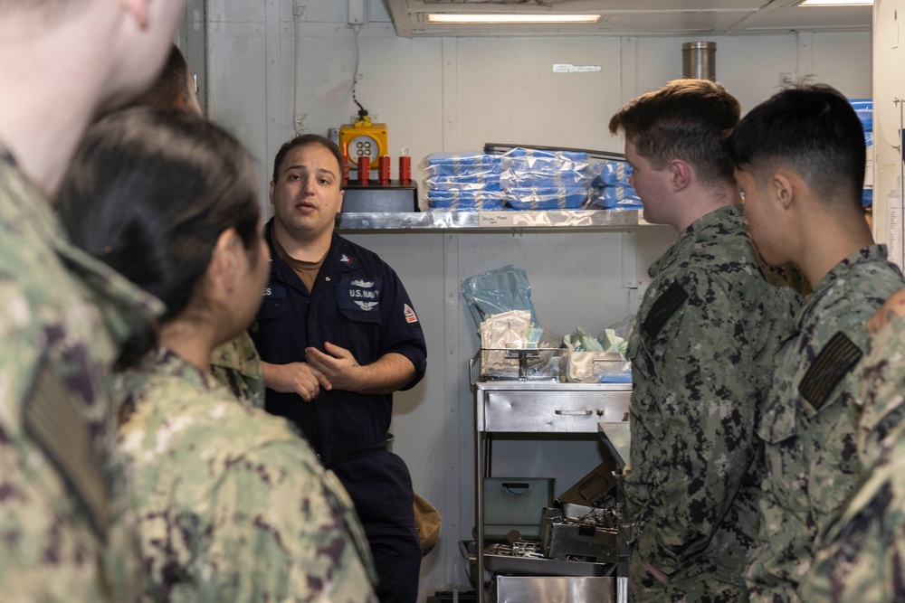 Medical Students Tour Wasp