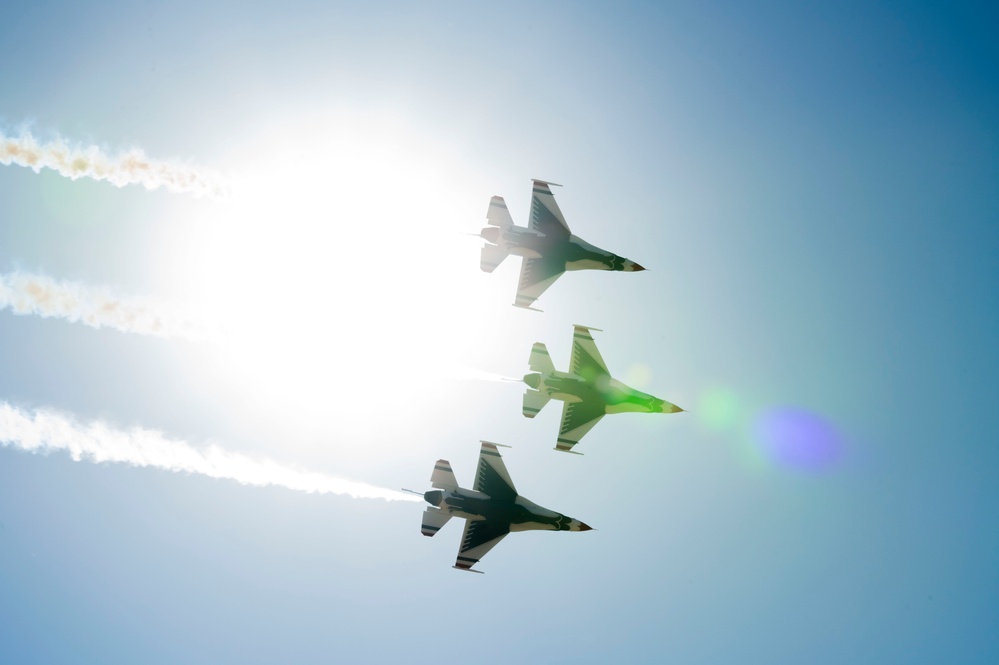 Thunder and Lightning Over Arizona Air Show 2025