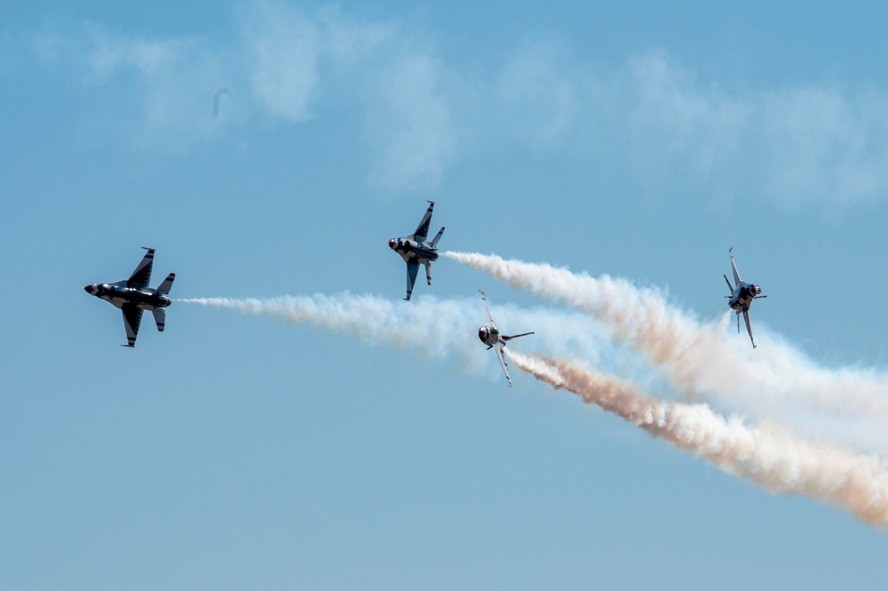 Thunder and Lightning Over Arizona Air Show 2025