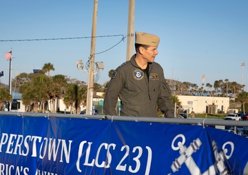 Vice Adm. Gumbleton visits USS Cooperstown at Naval Station Mayport