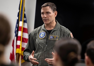 Vice Adm. Gumbleton visits HSM-46 at Naval Air Station Jacksonville