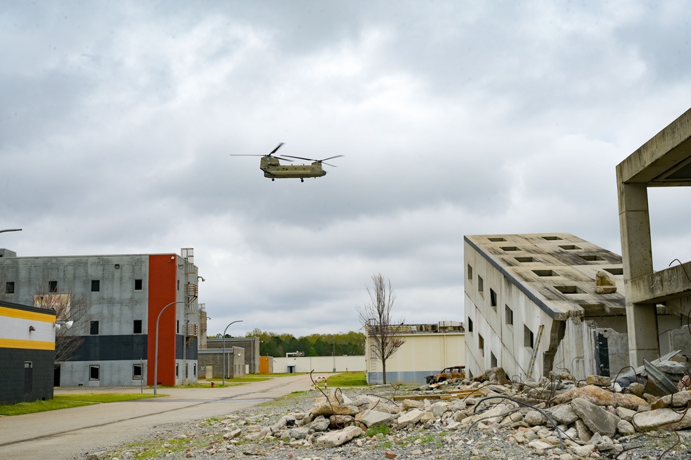U.S. Army CH-47 conducts aerial sweep during Patriot 25