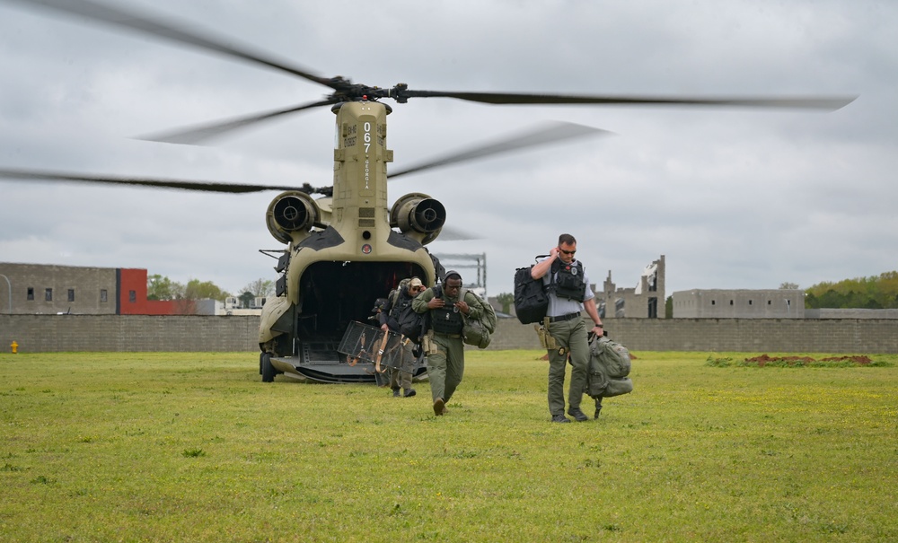 U.S. Army CH-47 conducts aerial sweep during Patriot 25