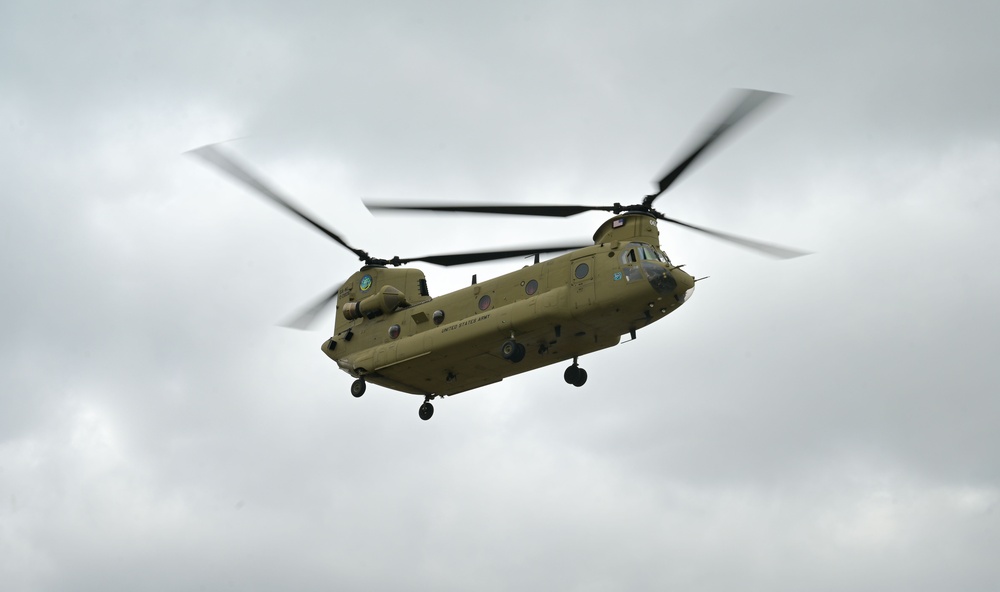 U.S. Army CH-47 conducts aerial sweep during Patriot 25