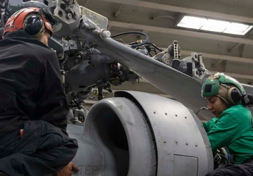 HSC 26 Sailors Conduct Maintenance While Underway With USS Iwo Jima