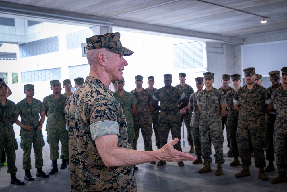 Commandant, General Eric M. Smith, Visits SAFTI-City