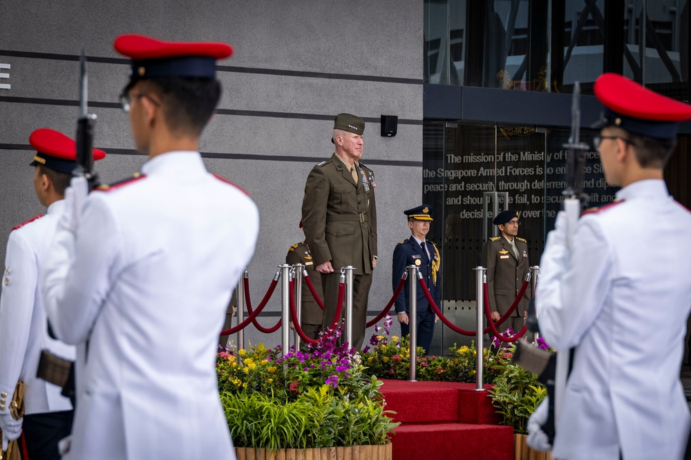 Commandant, Gen. Eric M. Smith, Visits the Ministry of Defence in Singapore