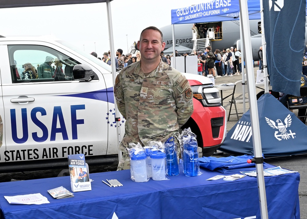 U.S. Air Force Reserve Recruiter at Sacramento Capital Airshow