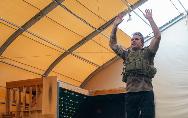 SECDEF meets with NSW Sailors