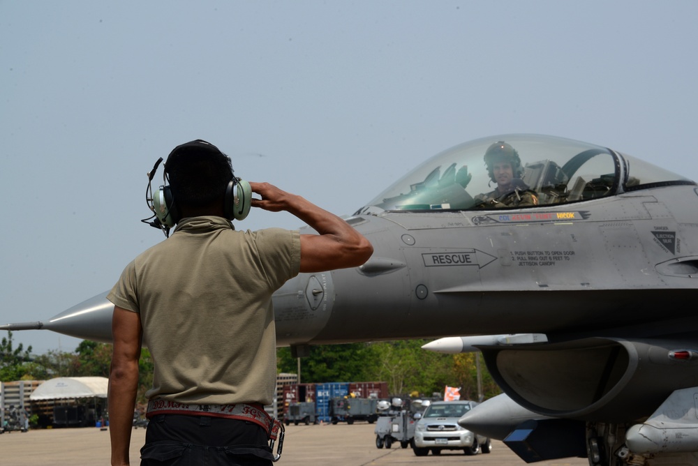 77 EFS, EFGS showcase U.S. airpower at Cope Tiger 25