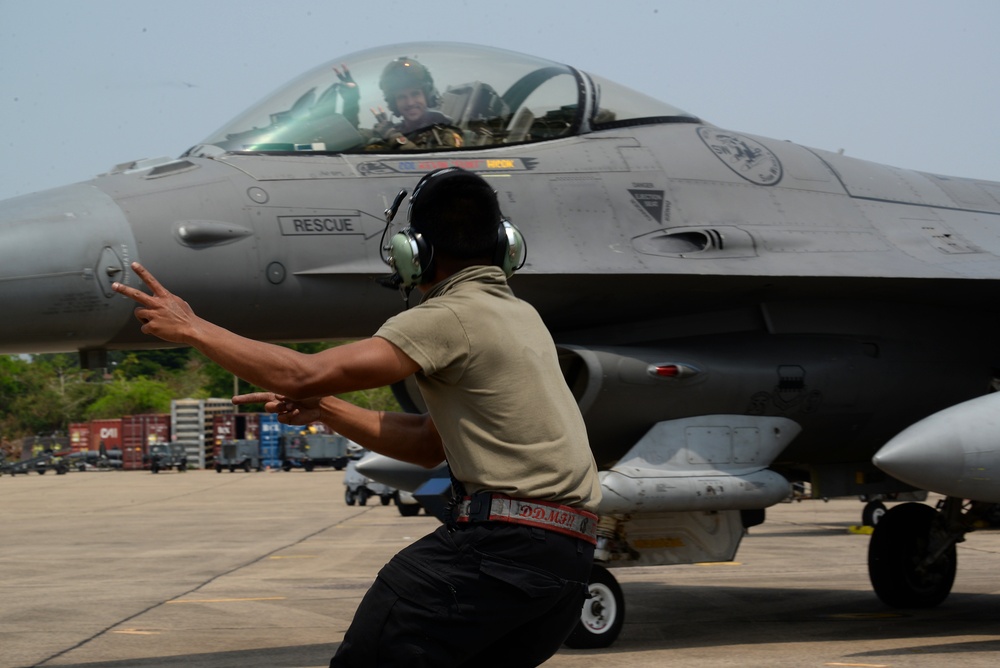 77 EFS, EFGS showcase U.S. airpower at Cope Tiger 25