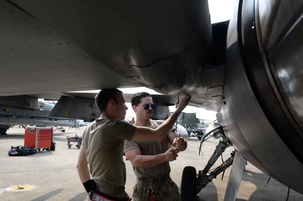 77 EFS, EFGS showcase U.S. airpower at Cope Tiger 25