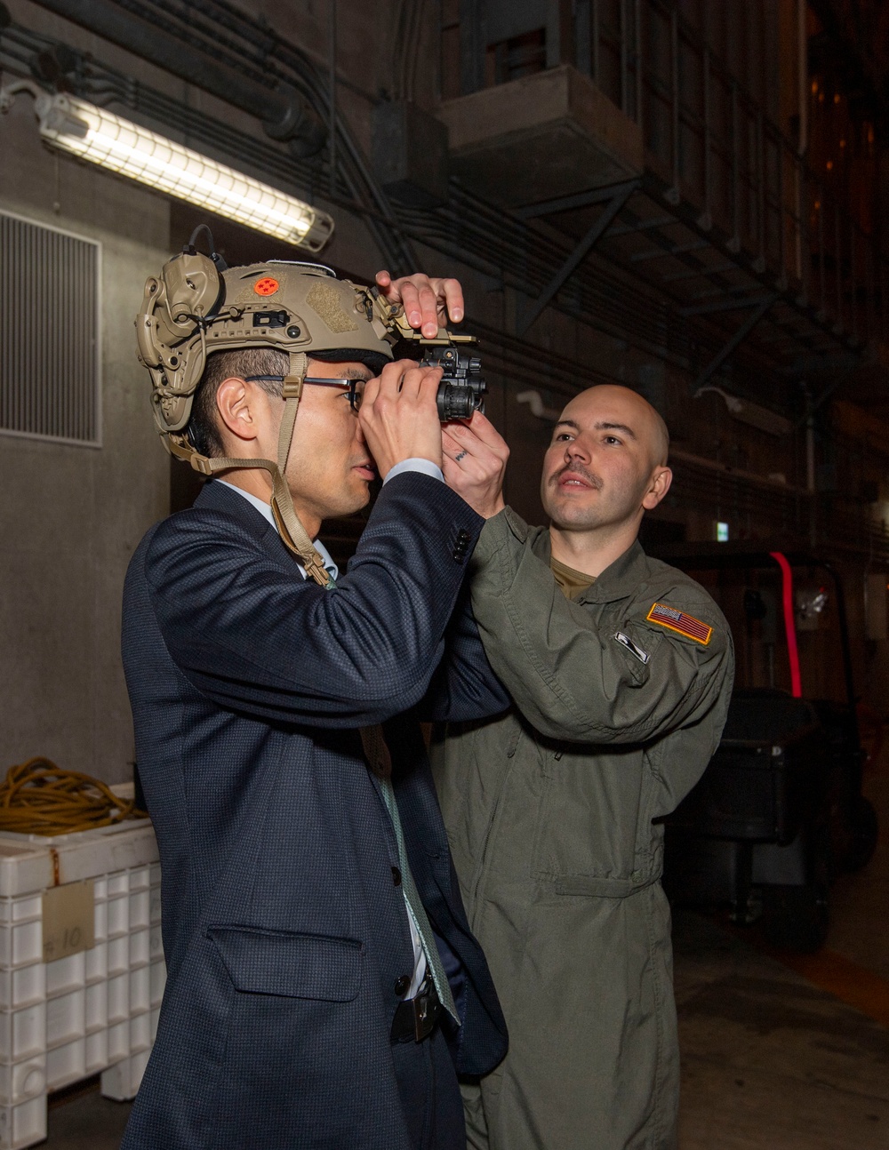 KDB visits Yokose Landing Craft Air Cushion (LCAC) Facility