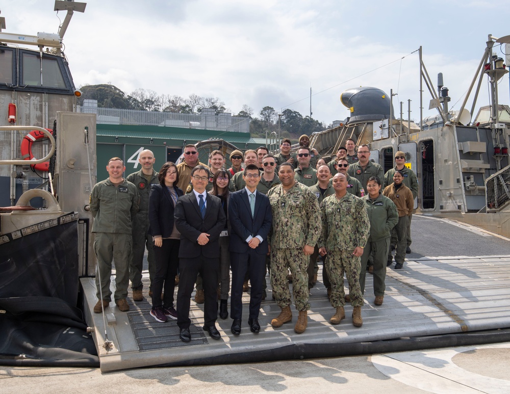 KDB visits Yokose Landing Craft Air Cushion (LCAC) Facility