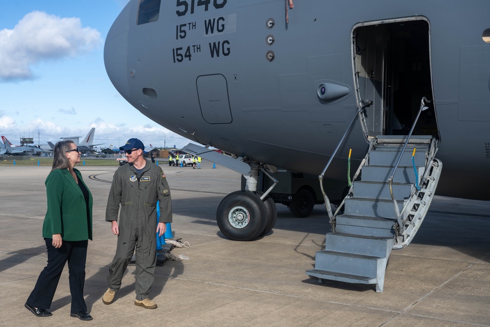 U.S. Embassy Chargé d’Affaires tours PACAF C-17 at Avalon Australian International Airshow