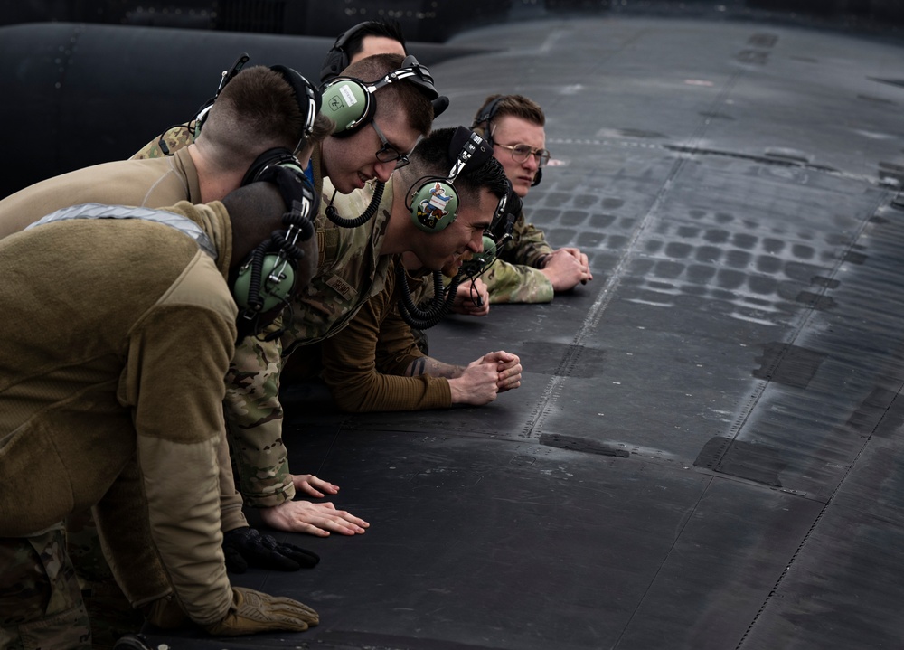 95th RS, 99th ERS Conduct Divert Training