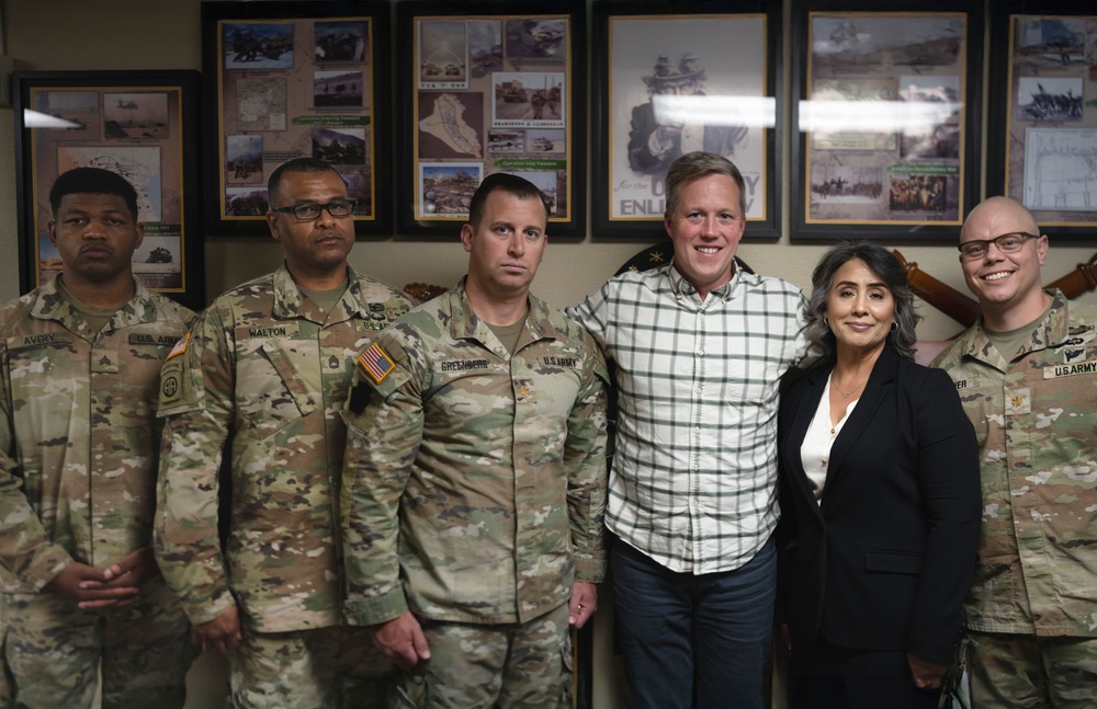 SECARMY visits JTF-North HQ