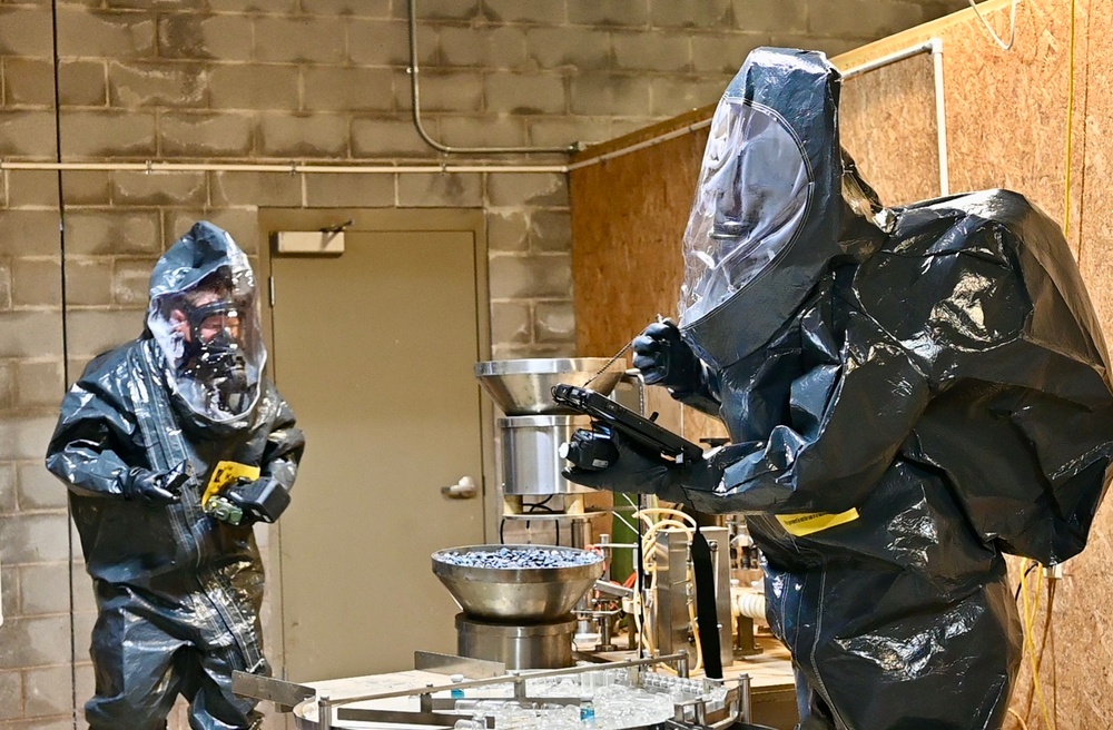 U.S. Army National Guard Soldiers survey lab