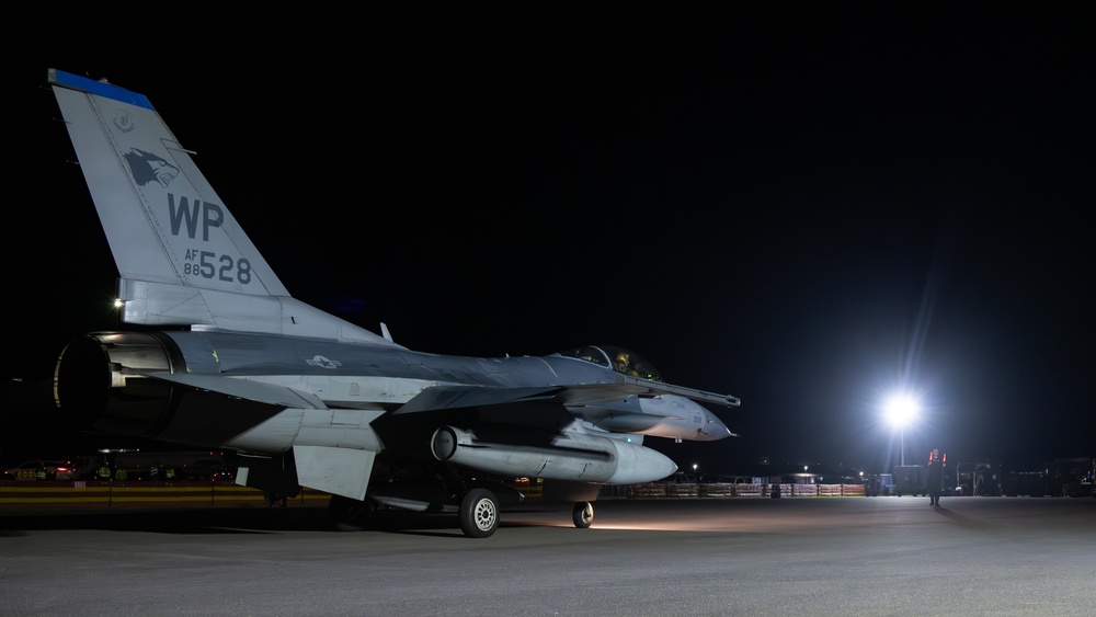 Pacific Air Forces F-16 Demonstration Team receives 7th Air Force jets at Avalon Australian International Airshow 2025