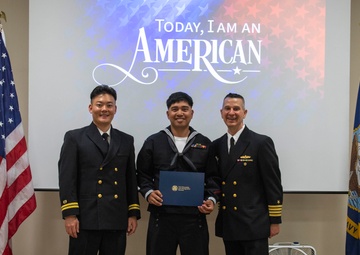 RLSO Westpac Hosts Naturalization Ceremony Aboard CFAY