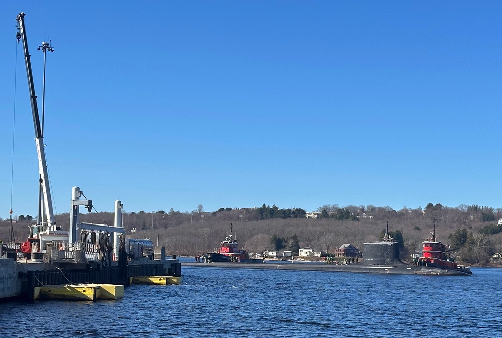PCU Iowa arrives to Naval Submarine Base New London
