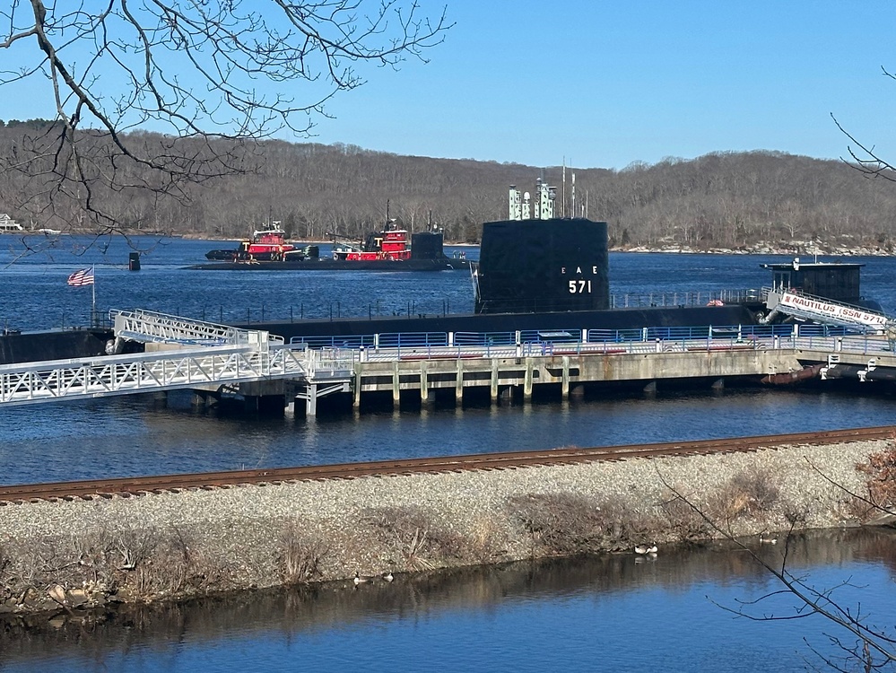 PCU Iowa arrives to Naval Submarine Base New London