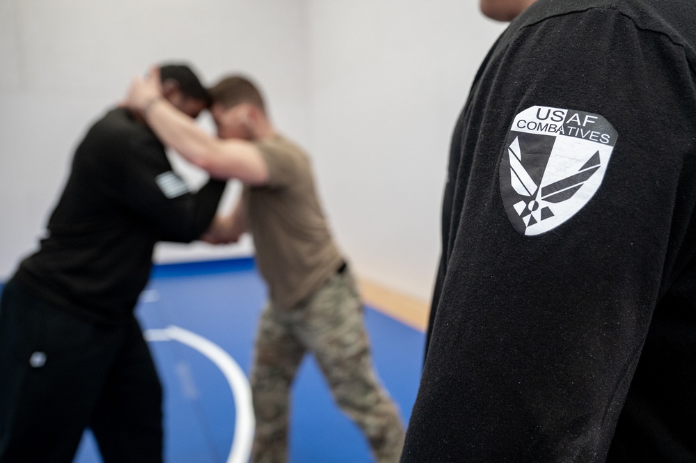 Combatives course prepares Airmen for the fight