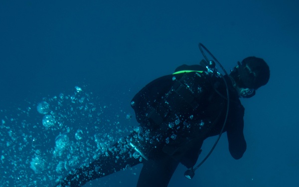 U.S. Navy SEAL Aquarius Dive Training