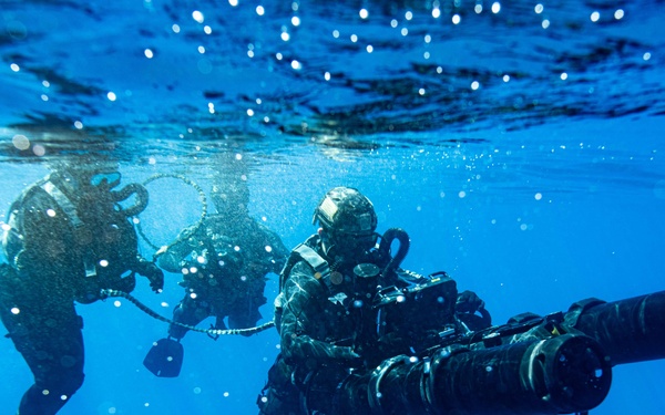 U.S. Navy SEAL Aquarius Dive Training