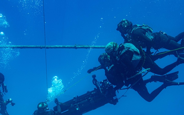 U.S. Navy SEAL Aquarius Dive Training
