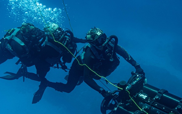 U.S. Navy SEAL Aquarius Dive Training