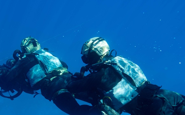 U.S. Navy SEAL Aquarius Dive Training