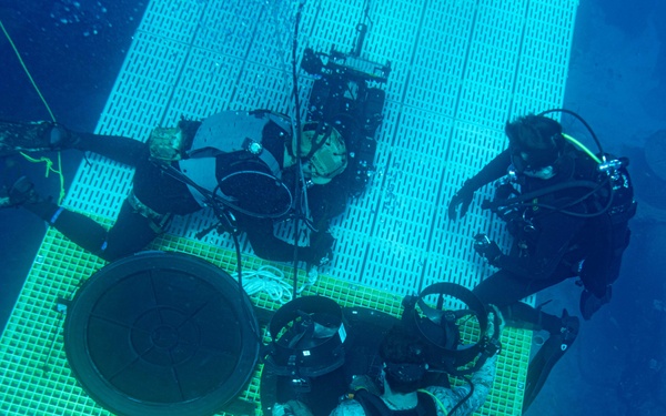 U.S. Navy SEAL Aquarius Dive Training