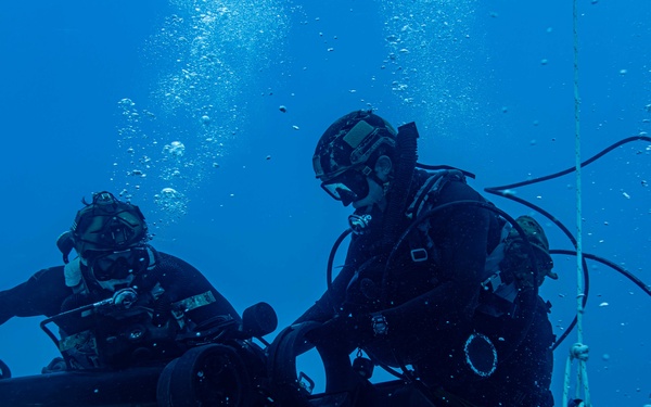 U.S. Navy SEAL Aquarius Dive Training